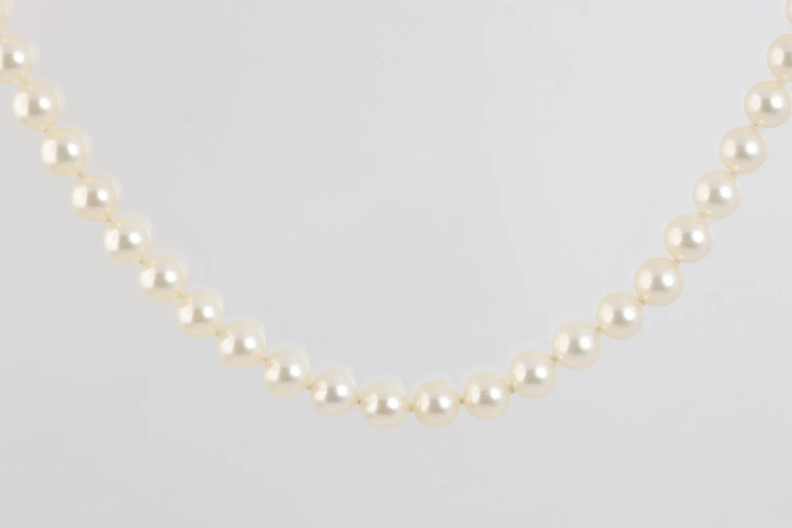 18.5" Tiffany & Co. 18k Yellow Gold Signature X Pearl Necklace (39.22g.)