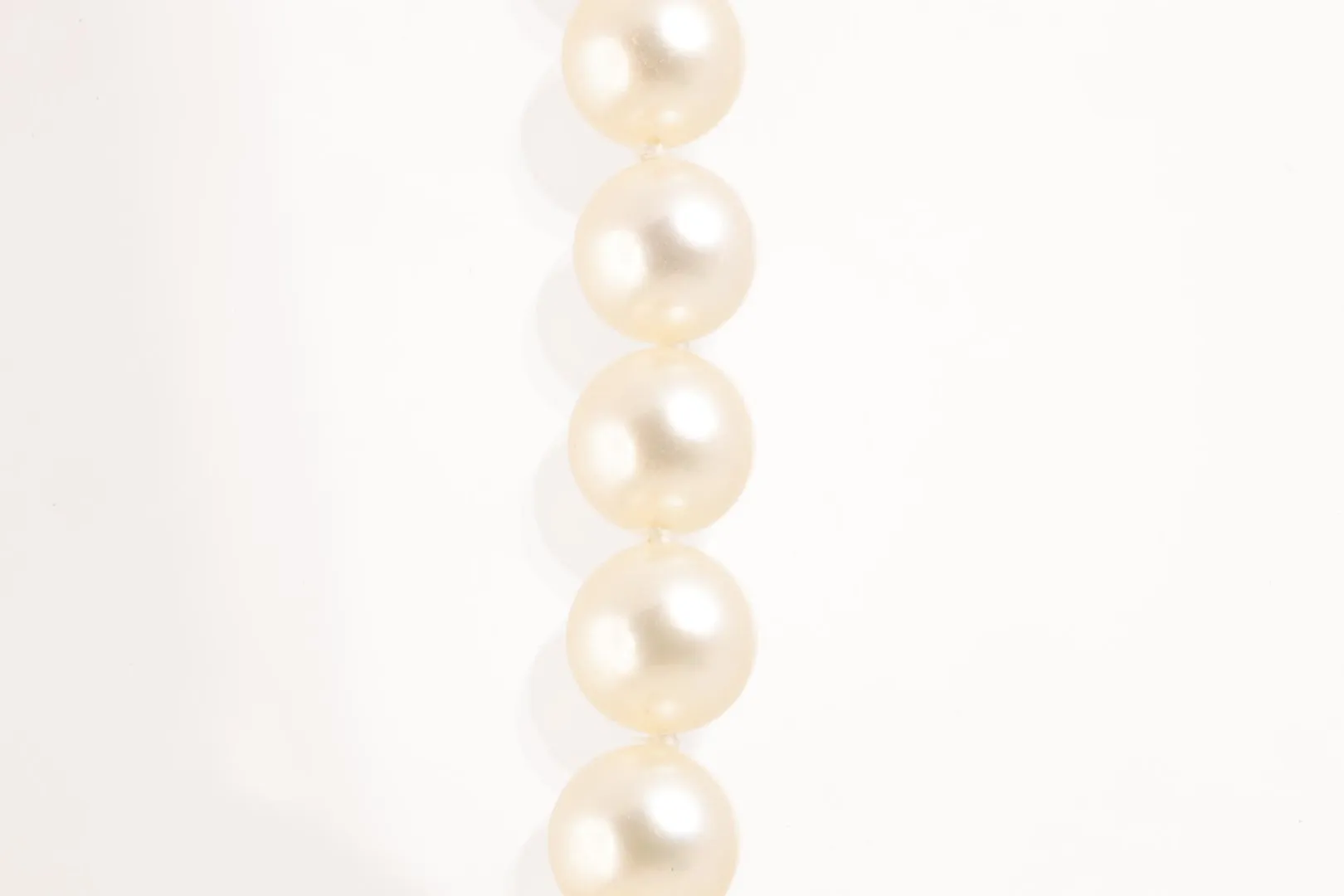 18.5" Tiffany & Co. 18k Yellow Gold Signature X Pearl Necklace (39.22g.)