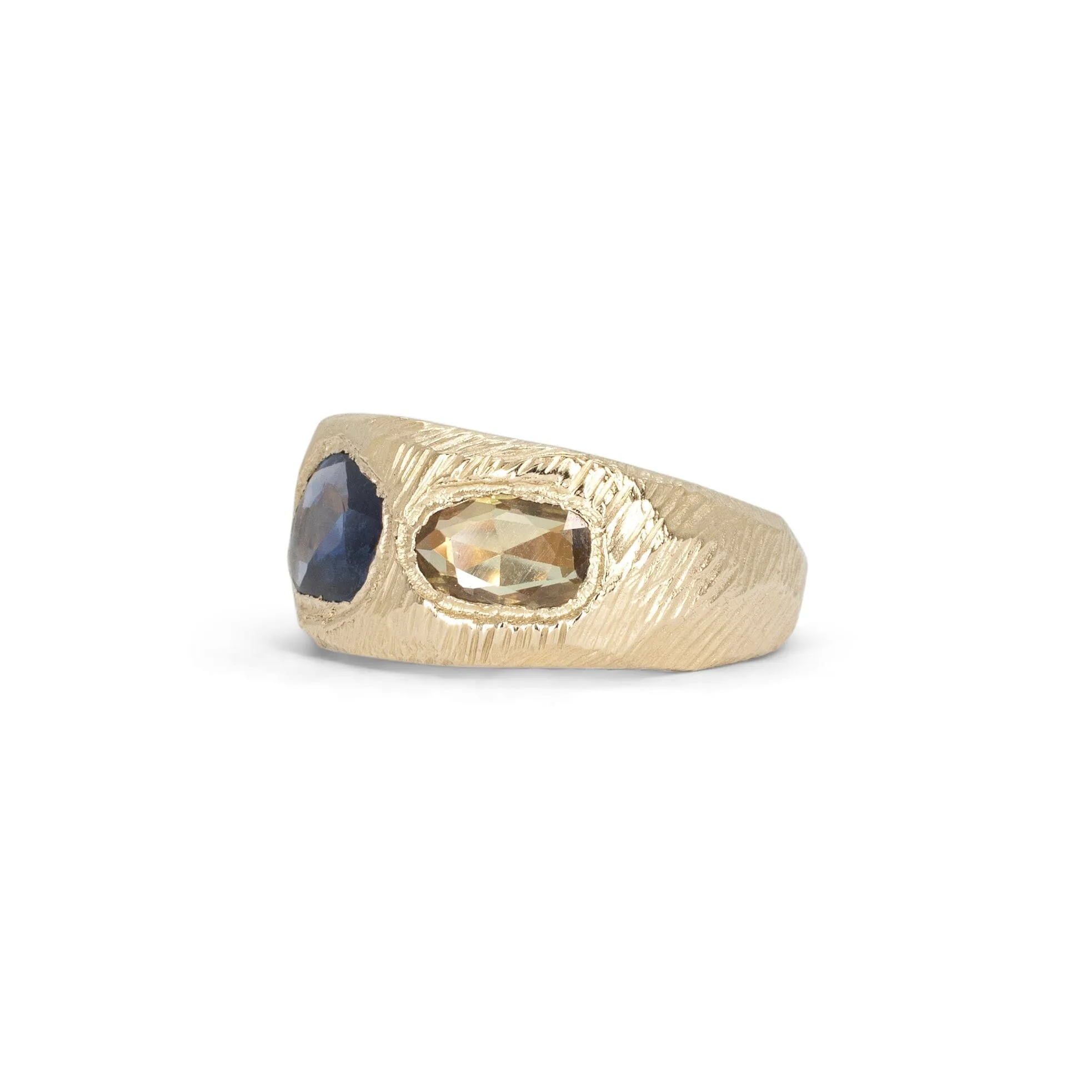 18K Three Stone Ring in Dark Blue and Yellow Sapphire