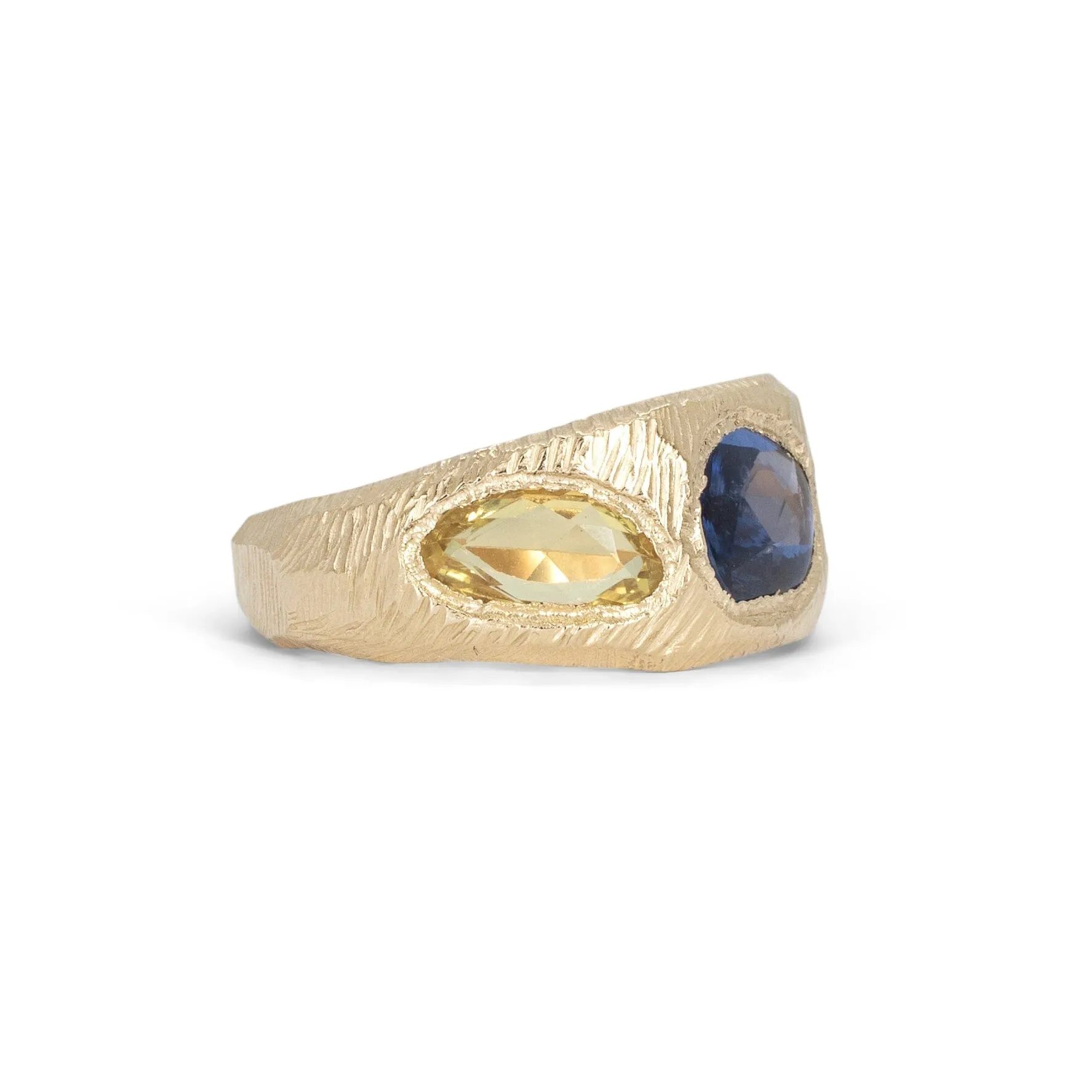 18K Three Stone Ring in Dark Blue and Yellow Sapphire