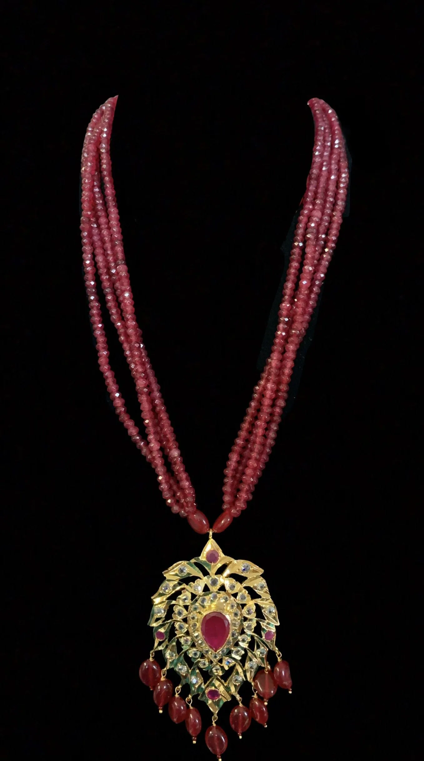 Alvira pan necklace set in onyx ruby beads (READY TO SHIP )