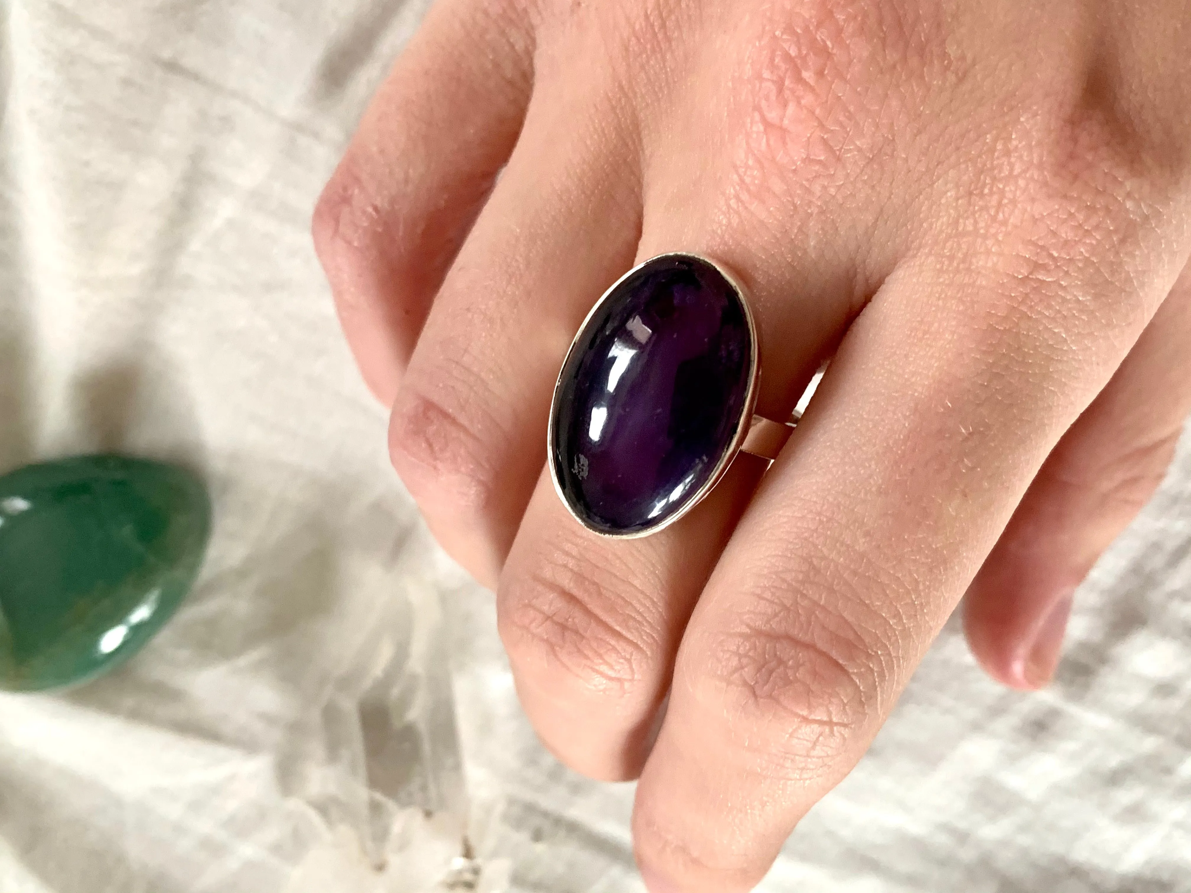 Amethyst Akoni Ring - Long Oval (US 10)