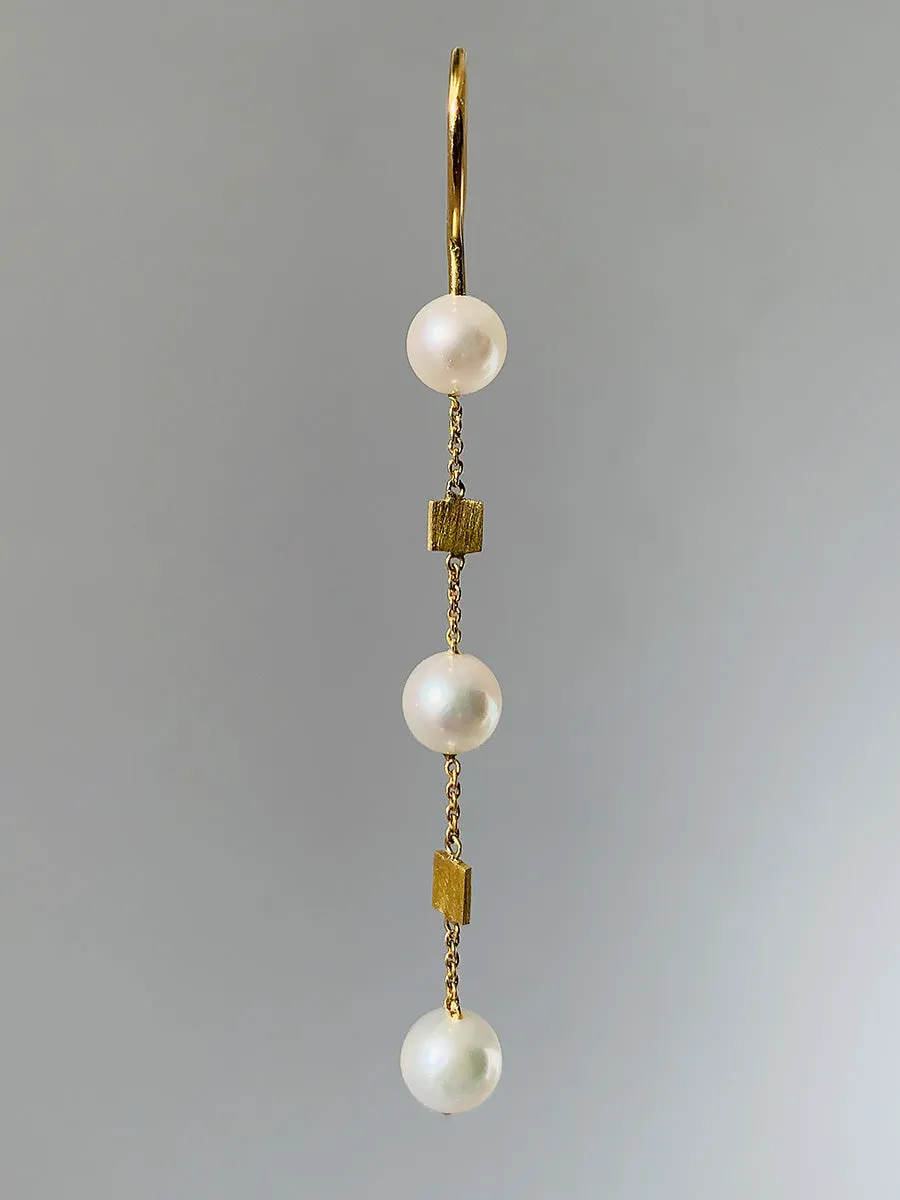 Bubbles - Earring in 18 karat gold with Akoya pearls