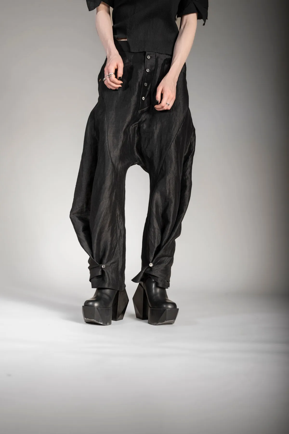 eigensinnig wien | Coltrane | Extravagante Designer Leinen Culotte in Schwarz