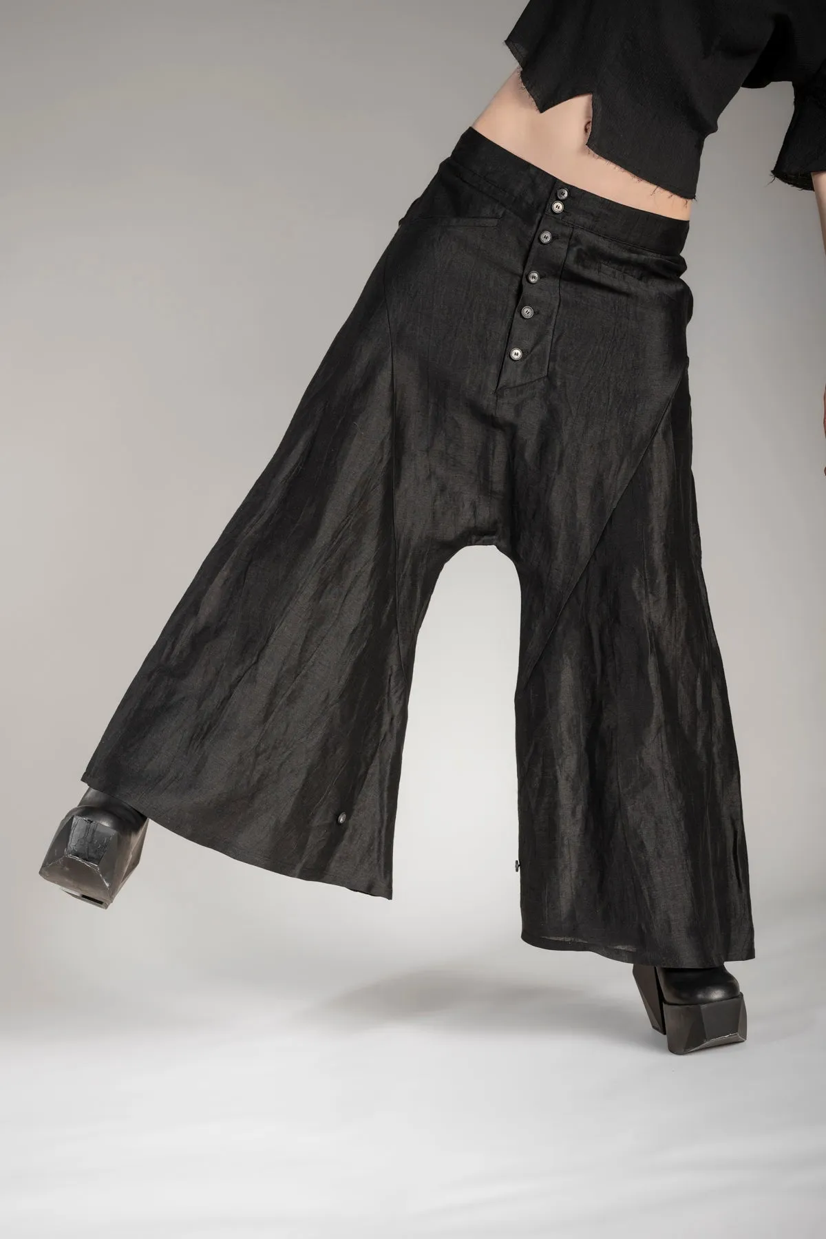 eigensinnig wien | Coltrane | Extravagante Designer Leinen Culotte in Schwarz