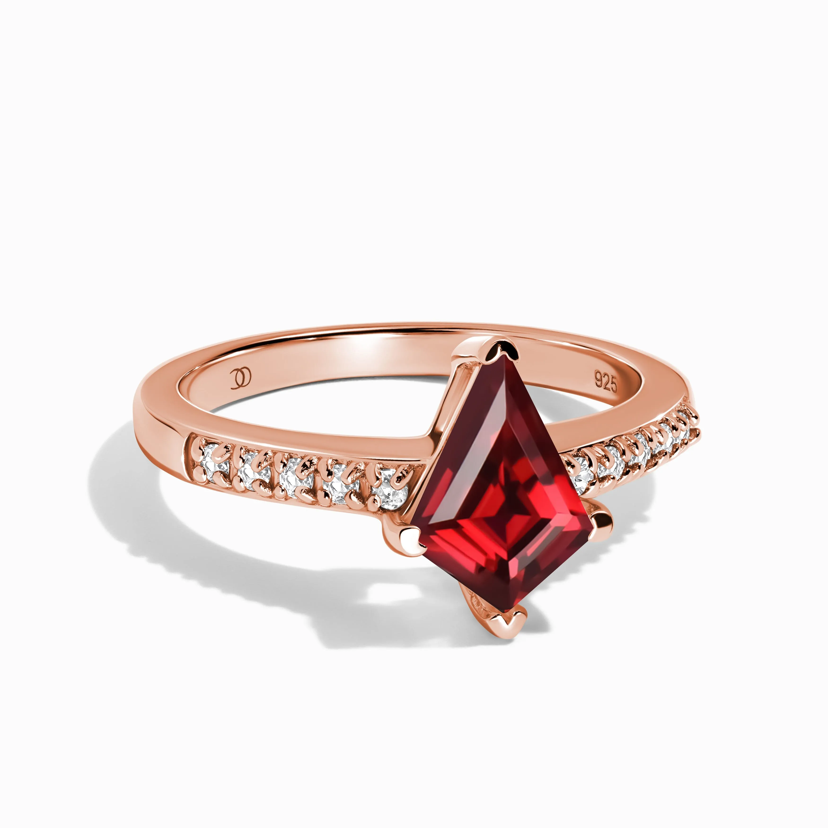 Garnet Ring - Aimée