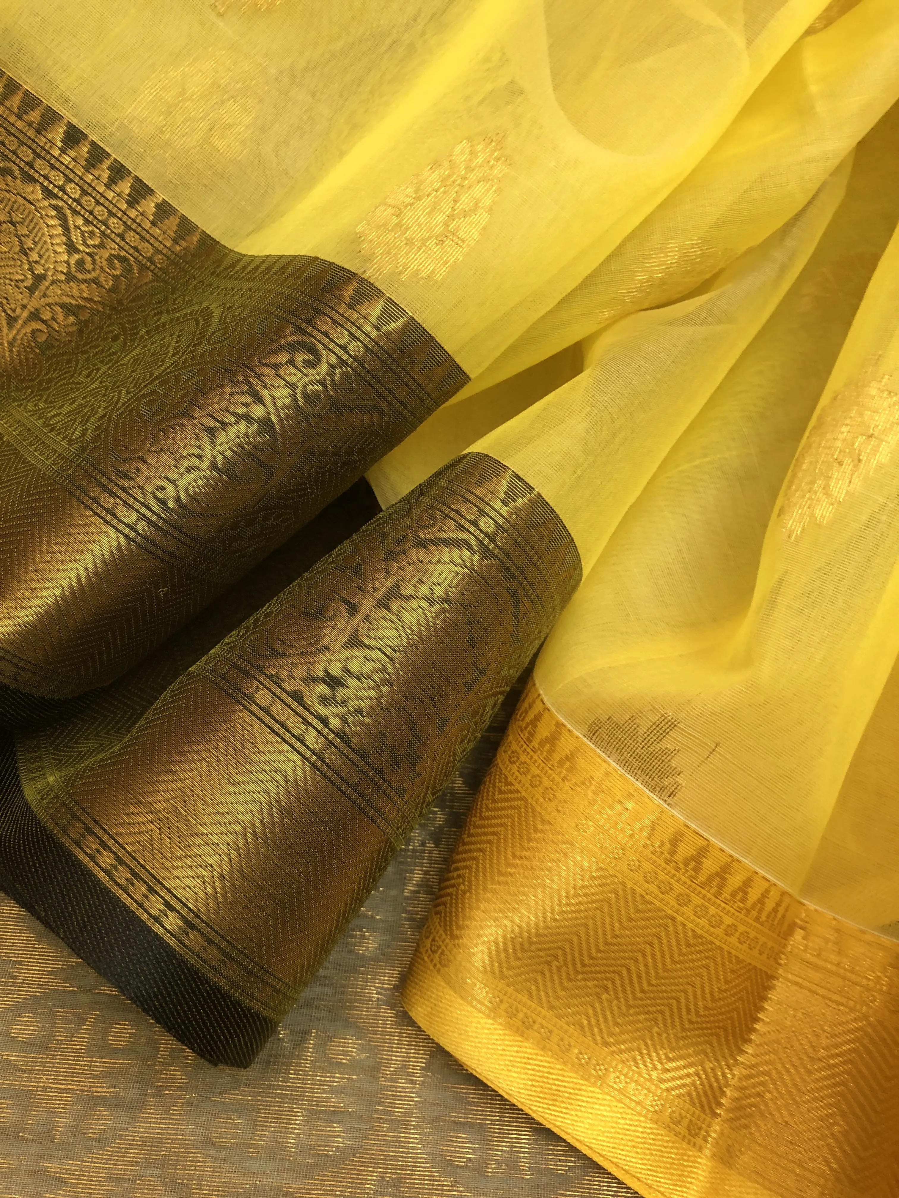 Light Yellow Color Resham Handloom with Ganga Jamuna Border