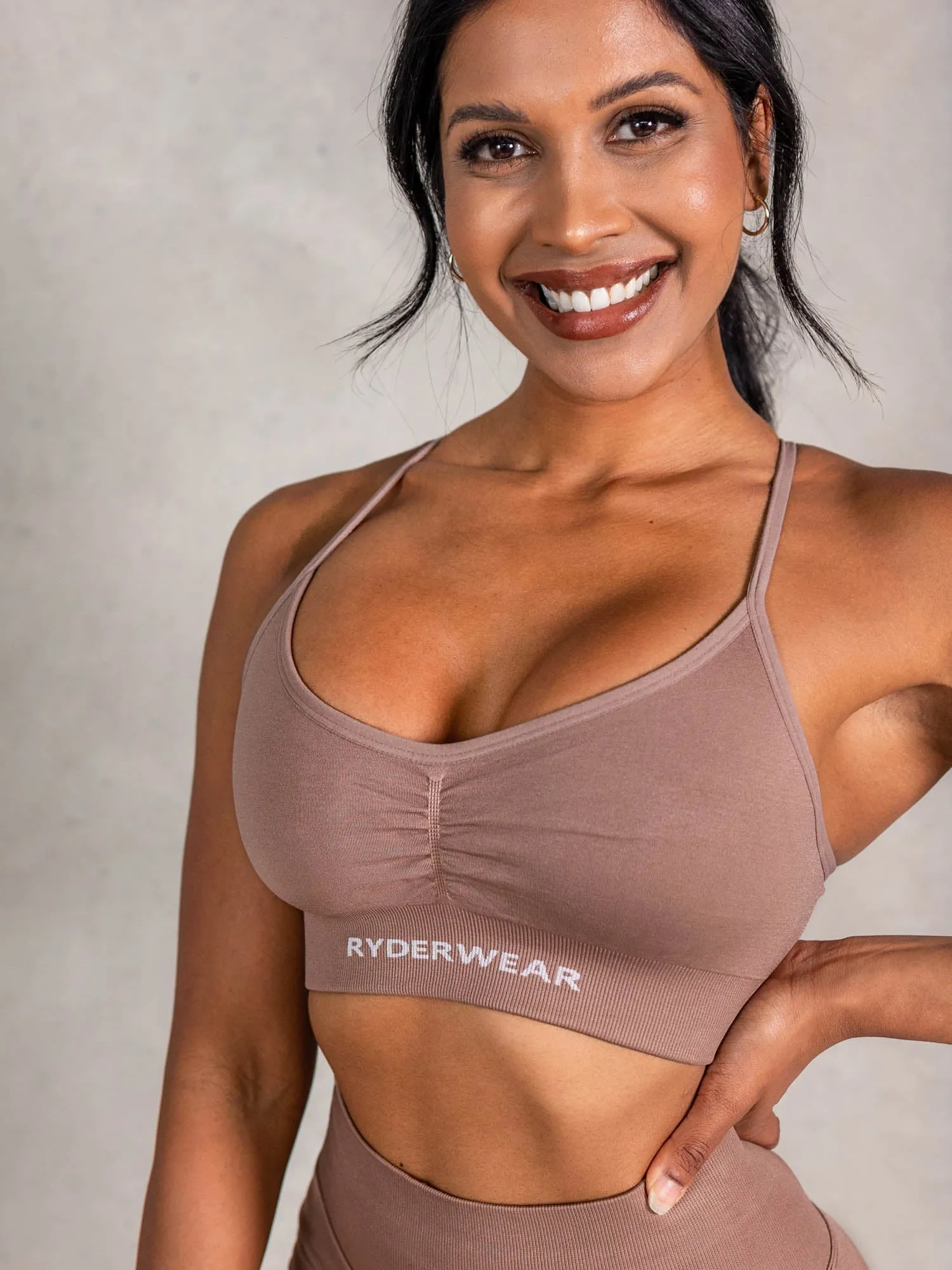 NRG Seamless Sports Bra - Almond