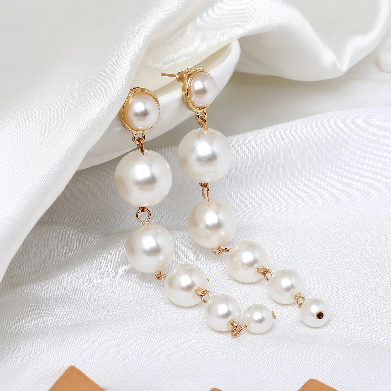 Pearlina Gold Earrings