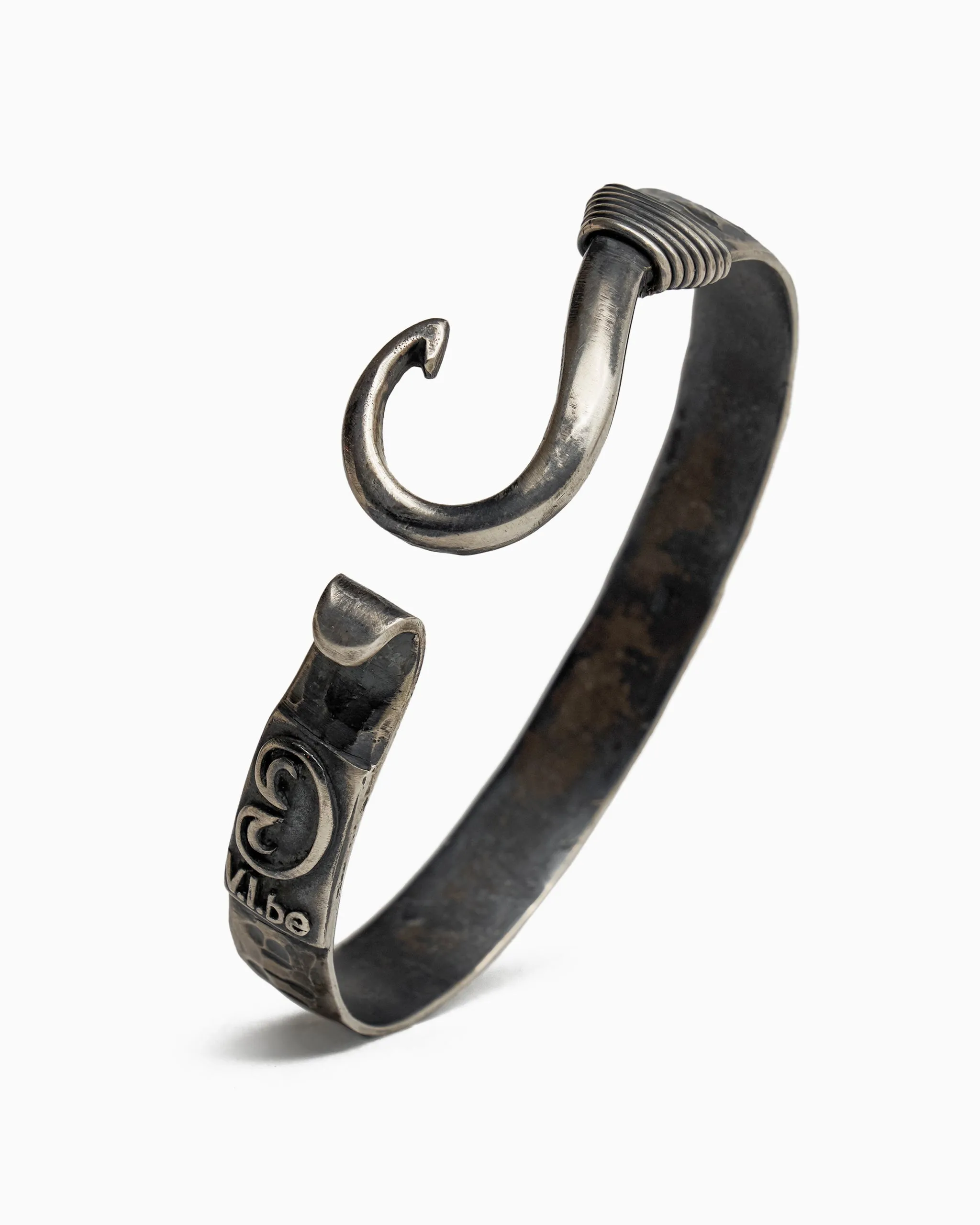 Pirate Texture Fish Hook Bracelet, 10mm