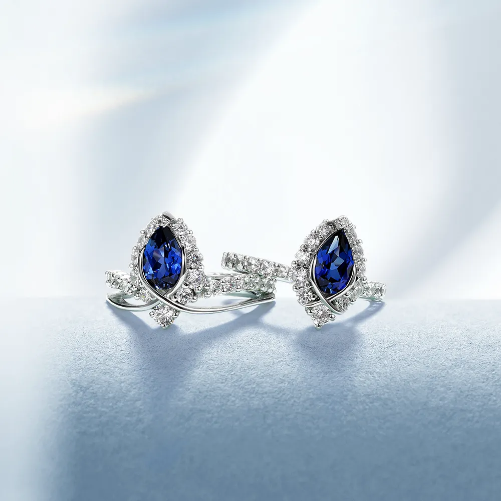 "ENDLESS BLUE" Luxe Crown Pear Shaped Sapphire Ring